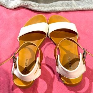 Zigi Soho, size 6, white and brown flats